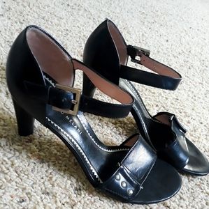 Antonio Melani Heels